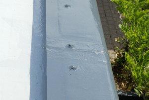 Garagendachabdichtung - den Dachrand abdichten. Garagendachabdichtung - den Dachrand abdichten.