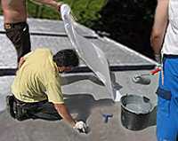 Garagendach abdichten sanieren. Garagenflachdach streichen